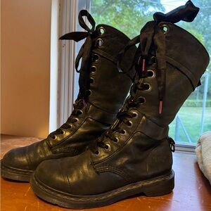 Vintage Dr. Martens 1914 triumph boots tartan plaid lined women's 9